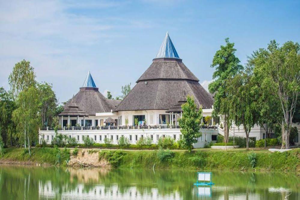 Отель Gassan Legacy Golf Club Лампхун Экстерьер фото